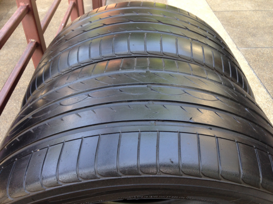 ยาง Yokohama 295 35 21 กลางปี12 ดอกสวย พร้อมใช้งาน ราคาไม่แพง