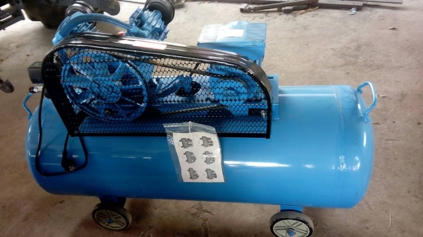 ปั๊ม ขนาด200 ลิตร 2สูบ  ไฟ220v  พร้อมมอเตอร์ 3แรง