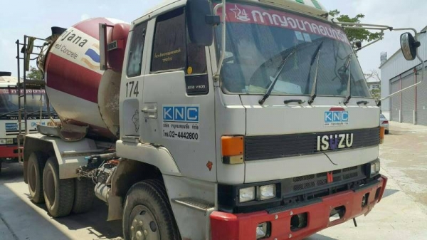 ขาย 695,000 รถโม่ปูน ISUZU 260 แรง(รถประกอบ)โม่ 7 คิว หัวบางยางดีคัชซีสวยรถสวยพร้อมใช้เอกสารพร้อมโอน 090-772-3710 090-772-3708