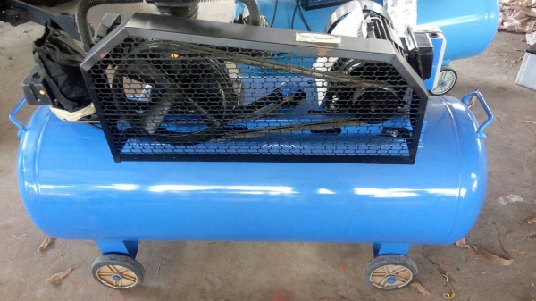 ปั๊ม ขนาด200 ลิตร ไฟ380v 3สูบ พร้อมมอเตอร์ 4แรง ปั๊ม ขนาด200 ลิตร ไฟ380v 3สูบ พร้อมมอเตอร์ 4แรง