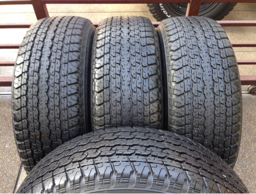 ยาง Bridgestone 255 65 17 กลางปี12 ดอกเต็ม เนื้อนิ่มๆ พร้อมใช้งาน ราคาไม่แพง