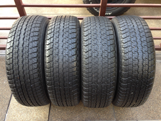 ยาง Bridgestone 255 65 17 กลางปี12 ดอกเต็ม เนื้อนิ่มๆ พร้อมใช้งาน ราคาไม่แพง