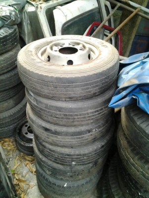 ขายกะทะล้อ ติดรถอีซุซุ 4 ล้อกลาง ตัวนอกครบชุด 4 วง