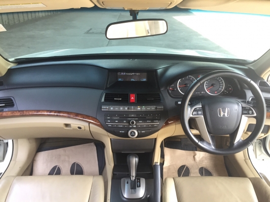 ท็อปสุด Honda Accord 2.0EL ปี 2012 แท้ รถมือเดียว เป็นตัวนำเข้า หลังคาซันรูฟ ไมล์ 47.xxx km อุปกรณ์ครบ พร้อมโอน"