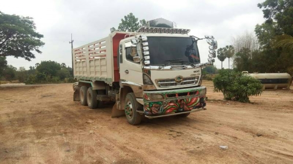 ขาย 1,650,000 สิบล้อดั้ม 2 เพลา HINO  MEGA 320 แรง ปี 51 ดั้มต่อใหม่พร้อมชุดแต่งรถสวยพร้อมใช้เอกสารพร้อมโอน 090-772-3710 090-772-3708