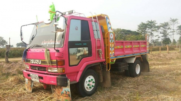 ขายรถดั้มร็อกกี้ 195แรง พาวเวอร์ จิ๊ฟฟี่ ภายในสวย แอร์เย็น เอกสารพร้อมโอน สนใจโทร 090-8588220คุณนะ 093-3258446คุณบิว หรือเข้าดูสินค้าอื่นๆได้ที่ www.truck.in.th/498 หรือเพจFacebook ณรงค์ ซื้อขายรถมือสอง (เว็บไซต์ส่วนตัว) หรือFacebook คุณนะ รถบรรทุก