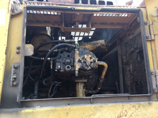 แบ็คโฮ KOMATSU PC300 รุ่น 6