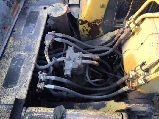 แบ็คโฮ KOMATSU PC300 รุ่น 6