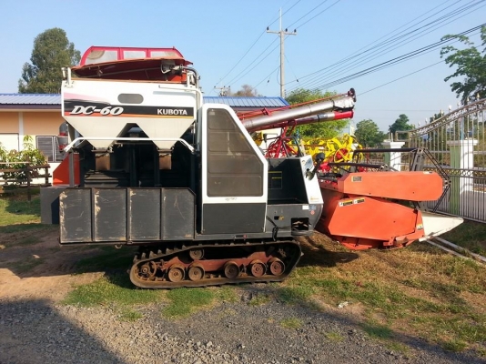ขายรถเกี่ยวข้าว DC60 ปี53 ใช้งานน้อย สภาพสวยพร้อมใช้งาน เอกสารพร้อมโอน  สนใจโทร 090-8588220คุณนะ 093-3258446คุณบิว หรือเข้าดูสินค้าอื่นๆได้ที่ www.truck.in.th/498 หรือเพจFacebook ณรงค์ ซื้อขายรถมือสอง (เว็บไซต์ส่วนตัว) หรือFacebook คุณนะ รถบรรทุก