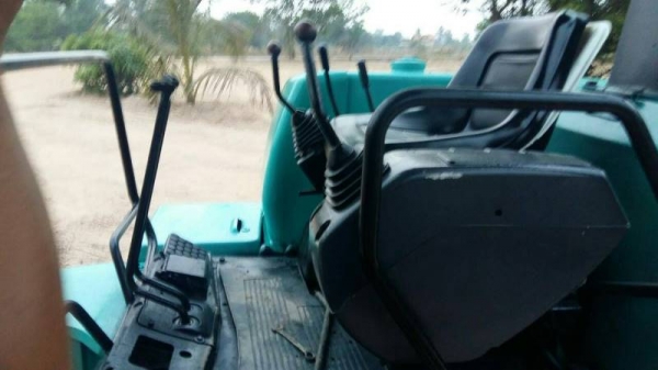 ขาย 249,000 KOMATSU pc30-7 เครื่องดี ปั้มแรง รถสวยพร้อมใช้ 090-772-3710 090-772-3708 ขาย 249,000 KOMATSU pc30-7 เครื่องดี ปั้มแรง รถสวยพร้อมใช้ 090-772-3710 090-772-3708