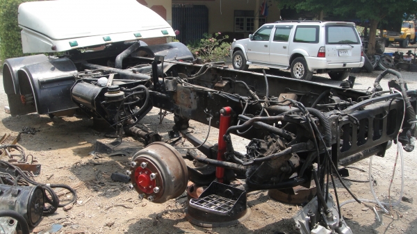 คัสฃีหัวลากพร้อมเล่มทะเบียน HINO MEGA 320 ปี51คัสฃีสวยใหม่มาก ไม่รวมช่วงล่าง