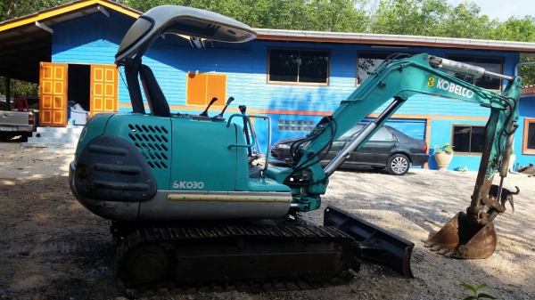 ขาย 285,000 KOBELCO sk 030 เครื่องดีปั้มแรงเอวดีช่างล่างดีพร้อมไลหัวเจาะรถสวยพร้อมใช้ 090-772-3710 090-772-3708