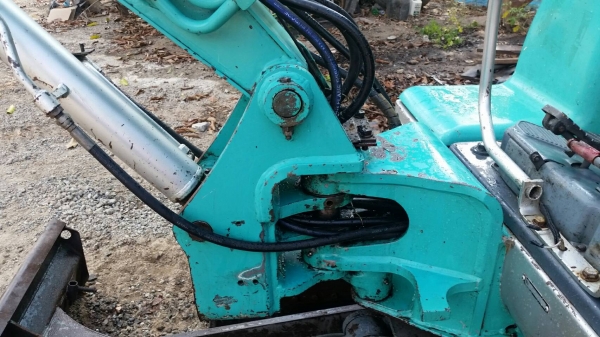ขาย 285,000 KOBELCO sk 030 เครื่องดีปั้มแรงเอวดีช่างล่างดีพร้อมไลหัวเจาะรถสวยพร้อมใช้ 090-772-3710 090-772-3708