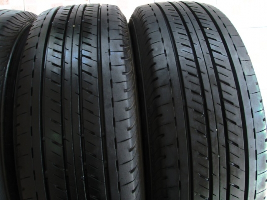 ขายยาง BRIDGESTONE R611 215-65-16 ปี15 งามๆ (1ชุด)