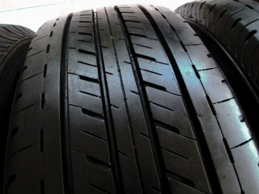 ขายยาง BRIDGESTONE R611 215-65-16 ปี15 งามๆ (1ชุด)
