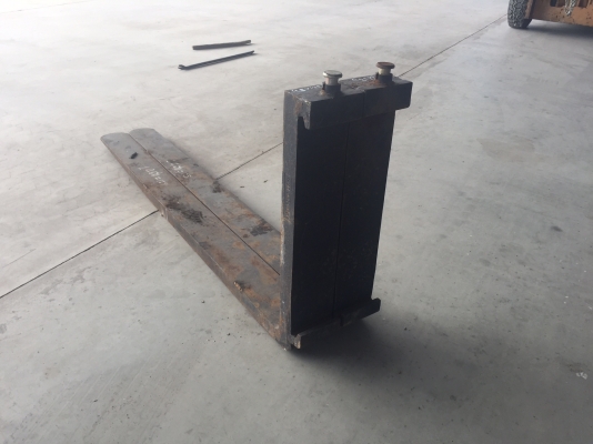 ขายงาขนาด1.5ตัน มีหลายคู่ ขายคู่ละ3000บาท ขายงาใหม่3ตันกว้าง12ซม.หนา5ซม.ยาว167ซม ขายคู่ละ16000บาท ขายงาขนาด1.5ตัน มีหลายคู่ ขายคู่ละ3000บาท ขายงาใหม่3ตันกว้าง12ซม.หนา5ซม.ยาว167ซม ขายคู่ละ16000บาท