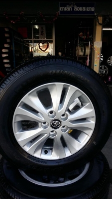 ขายล้อแม็ก revo 16" พร้อมยางปี 15 สนใจติดต่อ ตาเล็ก ล้อและยางครับ 081-3747940