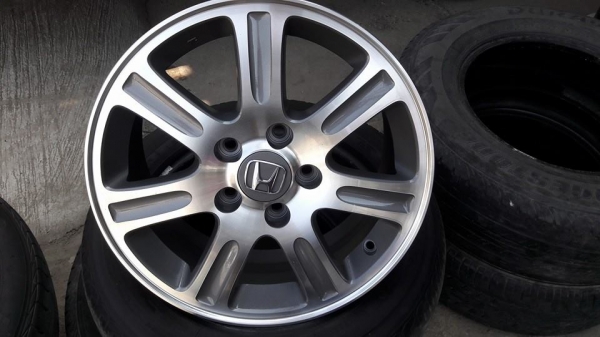 ขายล้อแม็ก honda crv g2 16" สนใจติดต่อ ตาเล็ก ล้อและยางครับ 081-3747940