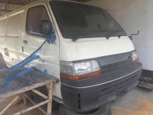 ขายด่วน รถตู้หัวจรวด   ไม่มีเครื่อง ไม่มีเกียร์     เอกสารเล่มทะเบียนชุดโอนพร้อม