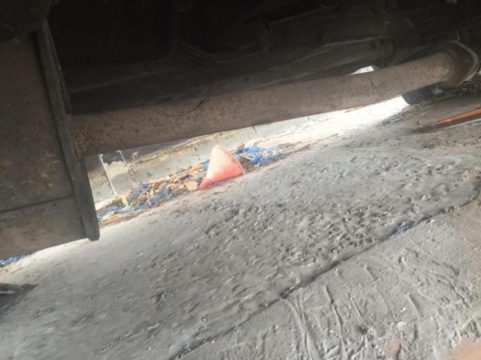 ขายด่วน รถตู้หัวจรวด   ไม่มีเครื่อง ไม่มีเกียร์     เอกสารเล่มทะเบียนชุดโอนพร้อม