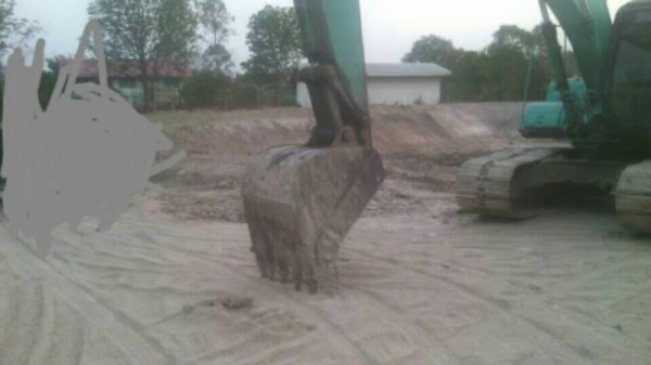 ขาย 1,350,000 KOBELCO sk 200-6 yn-10เครื่องดี ปั้มแรง ไฟฟ้าครบ เอกสารพร้อม 090-772-3710 090-772-3708