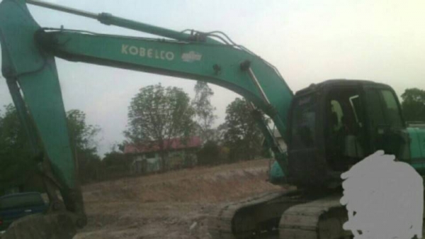 ขาย 1,350,000 KOBELCO sk 200-6 yn-10เครื่องดี ปั้มแรง ไฟฟ้าครบ เอกสารพร้อม 090-772-3710 090-772-3708