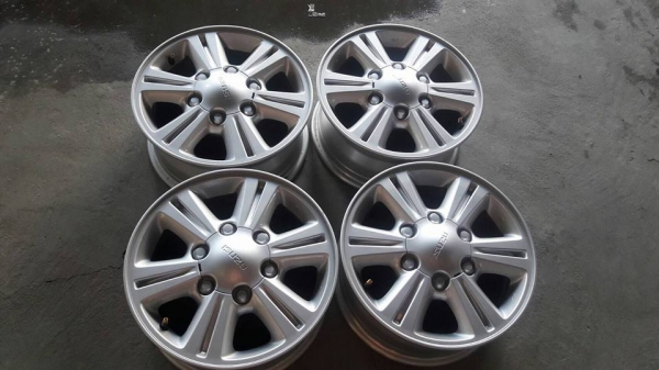 ขายล้อแม็กป้ายแดง dmax 15" สนใจติดต่อ ตาเล็ก ล้อและยางครับ 081-3747940