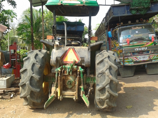 ขายรถไถ จอนเดียร์สองเพลา 5415 4สูบ 80แรงม้า รถสวยพร้อมใช้ เล่มพร้อมโอน