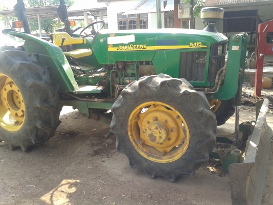 ขายรถไถ จอนเดียร์สองเพลา 5415 4สูบ 80แรงม้า รถสวยพร้อมใช้ เล่มพร้อมโอน