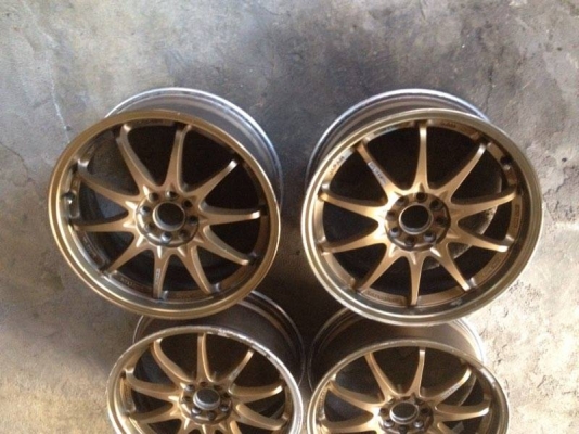 ขายแม็ก ce28 4รู100 ขอบ17 กว้าง7 et42 ไม่มีซ่อม เก็บสีขอบหน่อย จำนวน4วง ราคา5000บาท โทร0924462525โส กทม