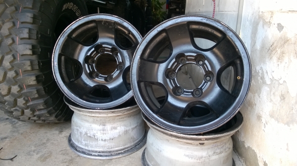 แม็กซ์ออฟโรด 15" กว้าง 8.5" -28 สภาพดี