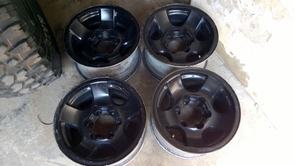 แม็กซ์ออฟโรด 15" กว้าง 8.5" -28 สภาพดี แม็กซ์ออฟโรด 15" กว้าง 8.5" -28 สภาพดี