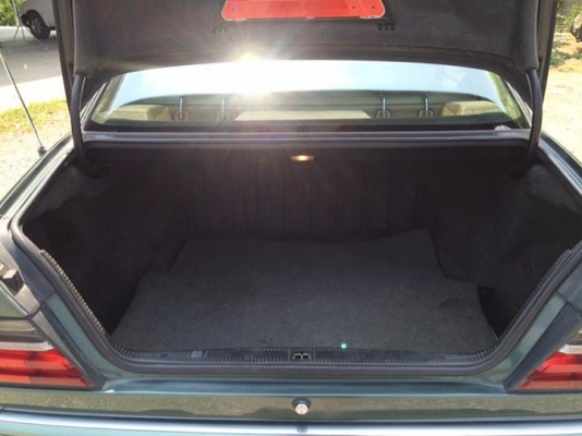 ขาย benz E280 สีเขียว ปี93 เดิมๆ ภายในสวย พร้อมใช้