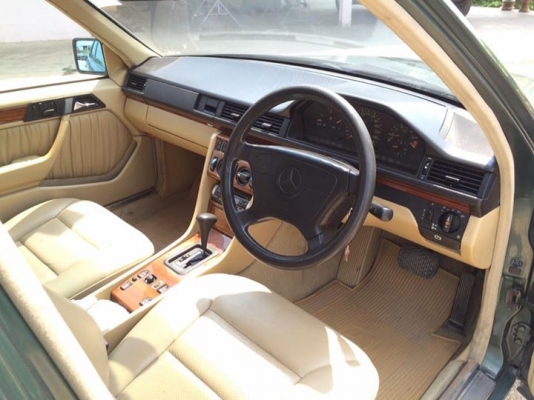 ขาย benz E280 สีเขียว ปี93 เดิมๆ ภายในสวย พร้อมใช้