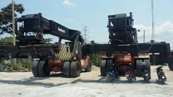 ขาย 3,500,000 ลิปเเทคเกอร์ FANTUZZI  ยกตู้หนัก 35 ตัน รถสภาพสวยพร้อมใช้ 090-772-3710 090-772-3708