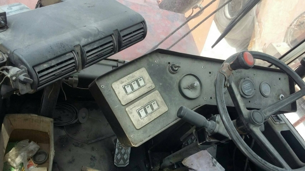 ขาย 3,500,000 ลิปเเทคเกอร์ FANTUZZI  ยกตู้หนัก 35 ตัน รถสภาพสวยพร้อมใช้ 090-772-3710 090-772-3708