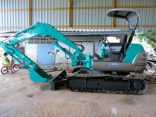 มาใหม่มาแรง จากญี่ปุ่น  ราคา 450,000 บาท ราคานี้พร้อมทำสีเช็คระบบนะค่ะ  ขายรถขุดเล็ก KOBELCO รุ่น : SK045 ซีเรียล. : PY-04708 ปี : ( 1996 ) เครื่องยนต์ : K4N-08684 หลังคา แทรคเหล็ก สวิงบูม ใบมีด บุ้งกี๋ E/NO : K4N-08684 ทำสีเหมือนใหม่พร้อมลงงาน มีเอกสารใบ