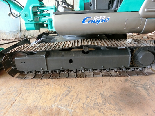 มาใหม่มาแรง จากญี่ปุ่น  ราคา 450,000 บาท ราคานี้พร้อมทำสีเช็คระบบนะค่ะ  ขายรถขุดเล็ก KOBELCO รุ่น : SK045 ซีเรียล. : PY-04708 ปี : ( 1996 ) เครื่องยนต์ : K4N-08684 หลังคา แทรคเหล็ก สวิงบูม ใบมีด บุ้งกี๋ E/NO : K4N-08684 ทำสีเหมือนใหม่พร้อมลงงาน มีเอกสารใบ