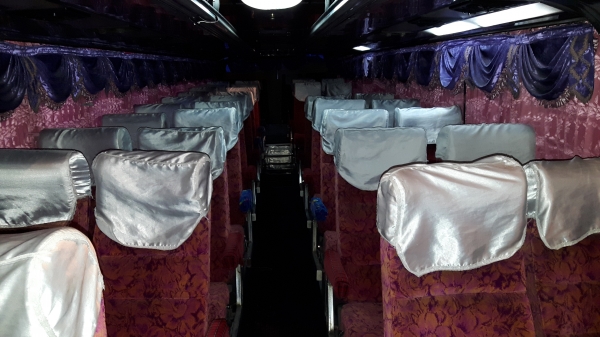 ขายรถบัสแอร์6ล้อ 0895169388