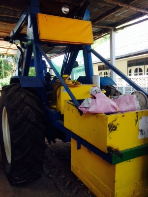 ขายรถคีบอ้อย ฟอร์ด 6610