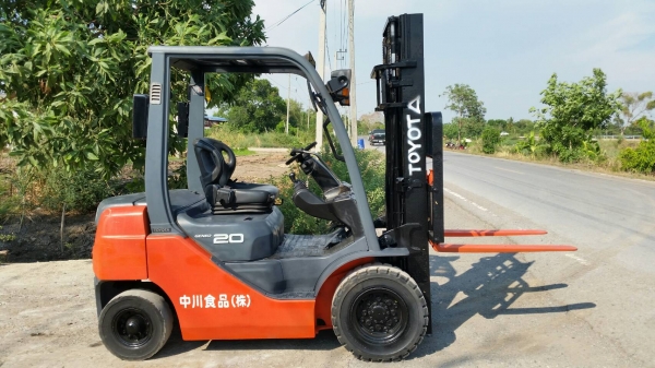 ขายด่วนรถยก TOYOTA 8FG20ตันใหม่ล่าสูดยก2.0ตันเสาสูง3เมตรยางตัน4เส้นรถนอกเพิ่งเข้ามายังไม่เคยใช้งานในเมืองไทยเลยรุ่นใหม่ขายถูกๆๆ