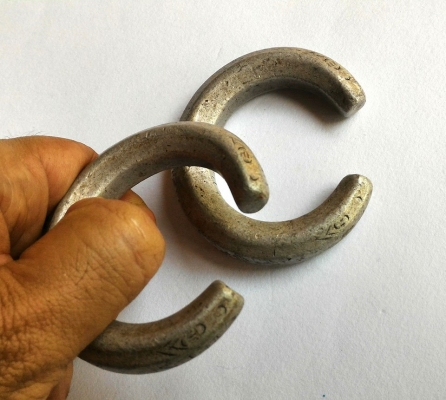 กำไลโบราณ เนื้อเงินขาวเนื้อตัน งานแฮนด์เมดตีมือสลักลายพื้นเมือง น้ำหนักดีมีคู่เดียวขายยกคู่ครับ