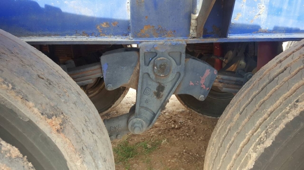 ขายหาง กล้วยหอม  KEC - 3 เพลา. แท้. / ปี 56.   สนใจติดต่อ  081 - 6079515