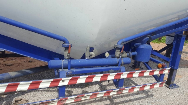 ขายหาง กล้วยหอม  KEC - 3 เพลา. แท้. / ปี 56.   สนใจติดต่อ  081 - 6079515