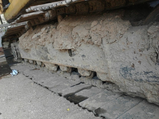 รถแบคโฮ  KOMSTSU  PC 200 - 8 , ( รถทำงาน 7,8xx ชม. )   สนใจติดต่อ  081 - 6079515