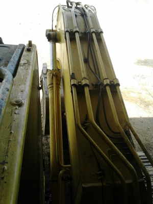 รถแบคโฮ  KOMSTSU  PC 200 - 8 , ( รถทำงาน 7,8xx ชม. )   สนใจติดต่อ  081 - 6079515