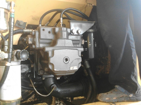 รถแบคโฮ  KOMSTSU  PC 200 - 8 , ( รถทำงาน 7,8xx ชม. )   สนใจติดต่อ  081 - 6079515