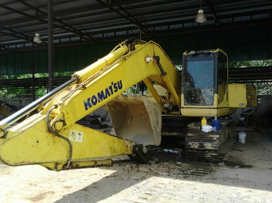 รถแบคโฮ  KOMSTSU  PC 200 - 8 , ( รถทำงาน 7,8xx ชม. )   สนใจติดต่อ  081 - 6079515