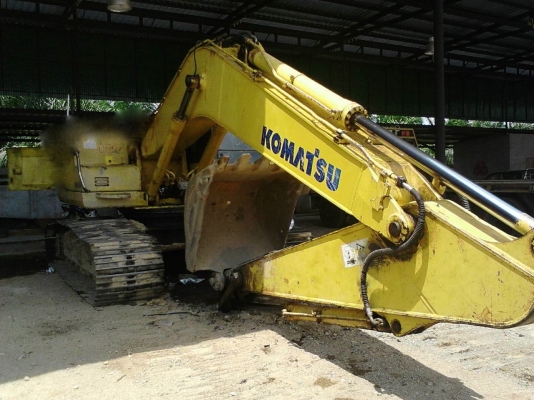 รถแบคโฮ  KOMSTSU  PC 200 - 8 , ( รถทำงาน 7,8xx ชม. )   สนใจติดต่อ  081 - 6079515