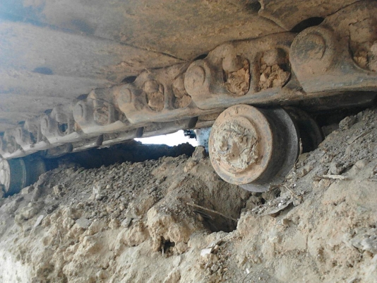 รถแบคโฮ  KOMSTSU  PC 200 - 8 , ( รถทำงาน 7,8xx ชม. )   สนใจติดต่อ  081 - 6079515